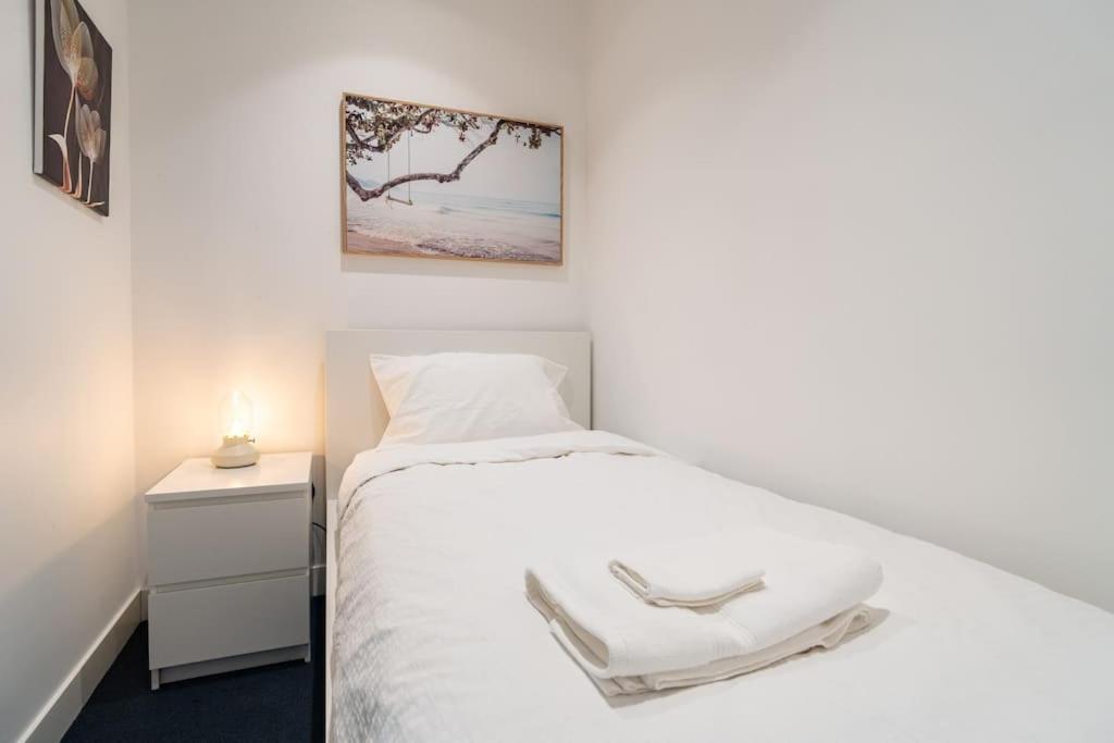 2 Bd Luxury At Heart Of Docklands With 85