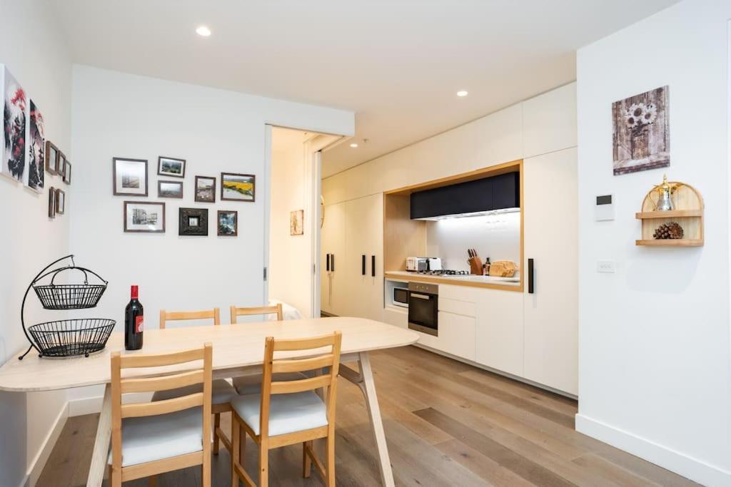 2 Bd Luxury At Heart Of Docklands With 85