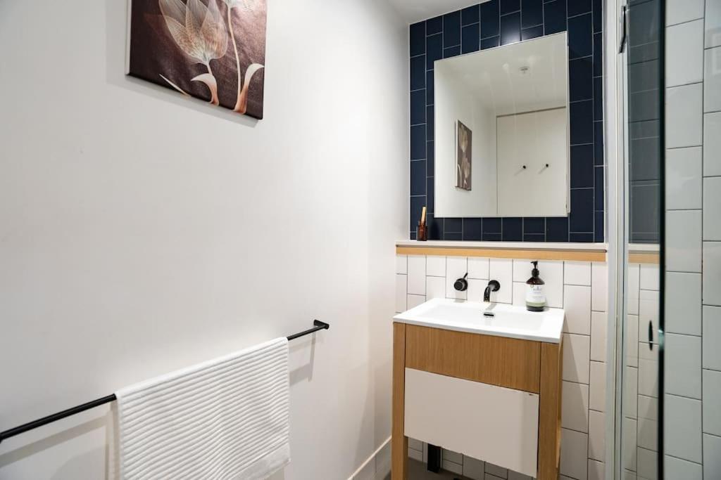 2 Bd Luxury At Heart Of Docklands With 85