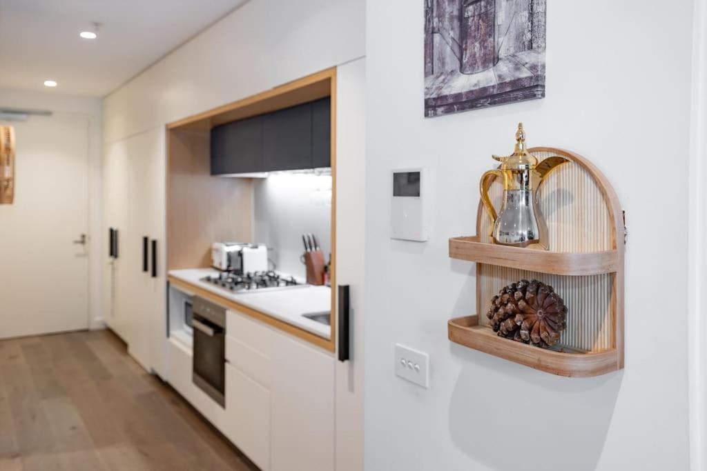 Apartment 2 Bd Luxury At Heart Of Docklands With 85