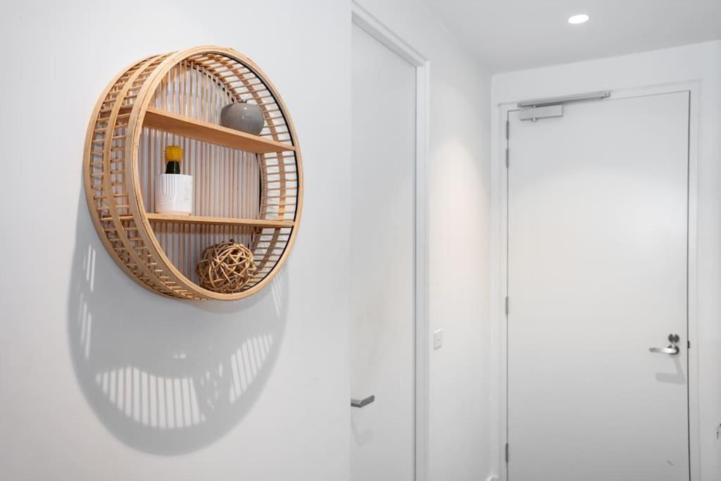 2 Bd Luxury At Heart Of Docklands With 85