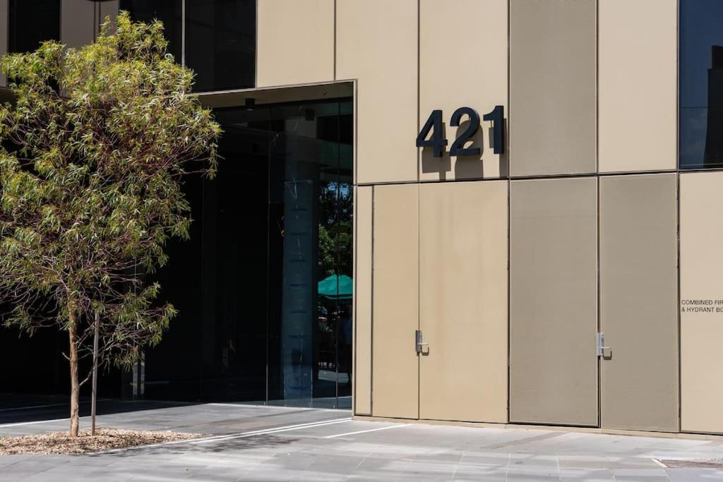 2 Bd Luxury At Heart Of Docklands With 85