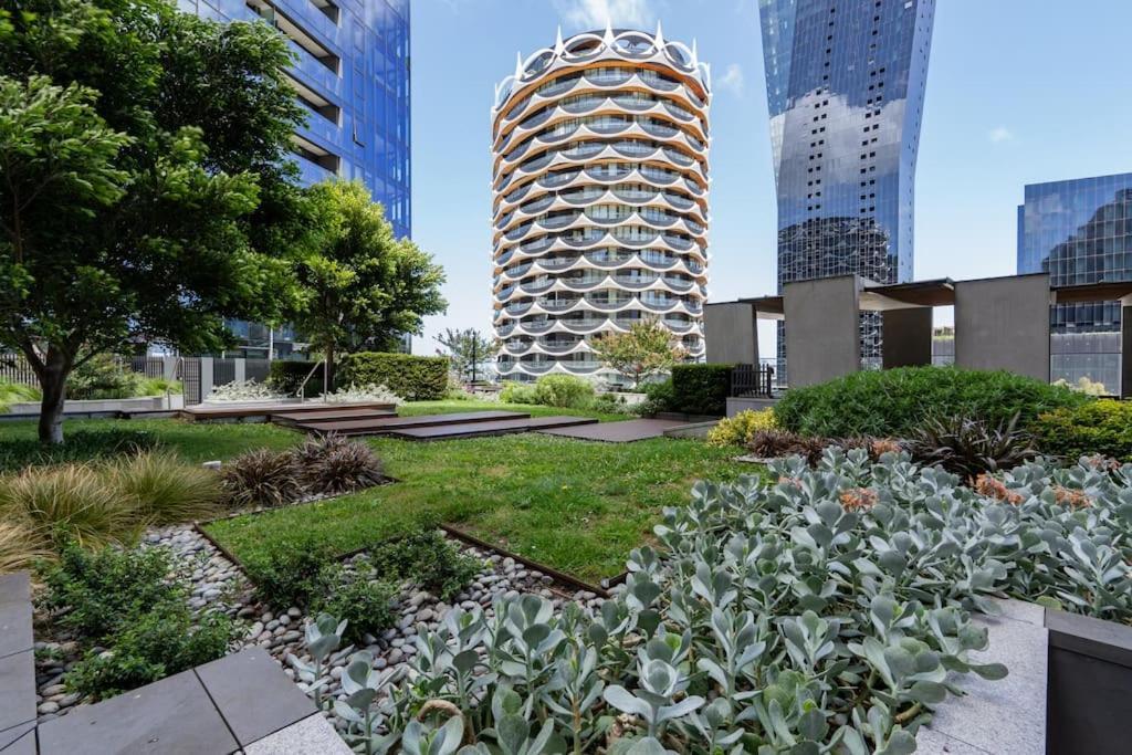 2 Bd Luxury At Heart Of Docklands With 85