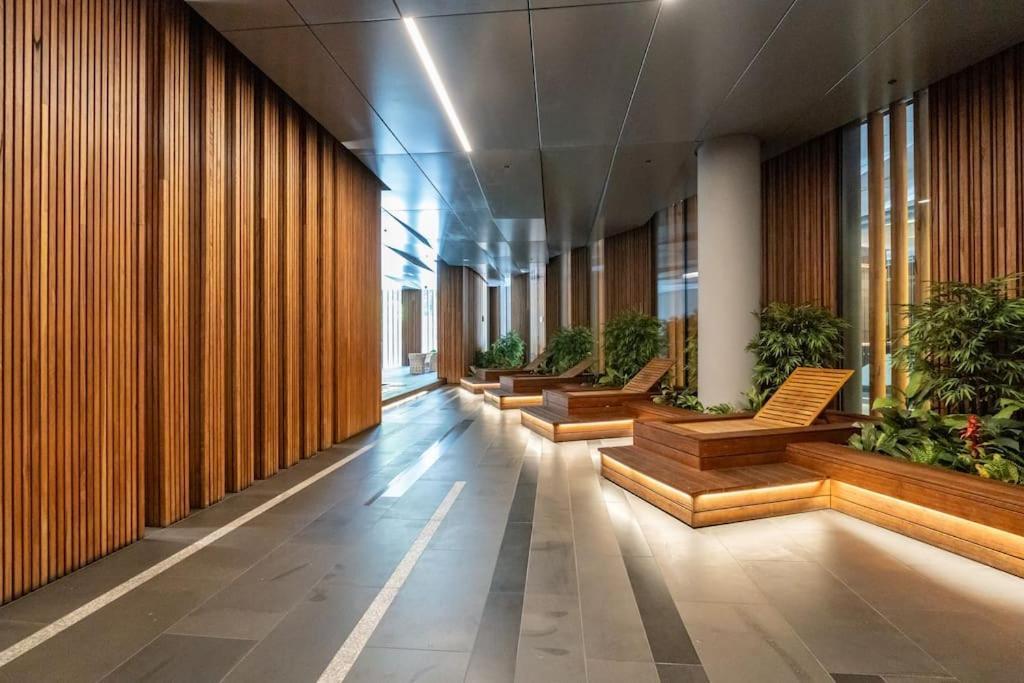 2 Bd Luxury At Heart Of Docklands With 85