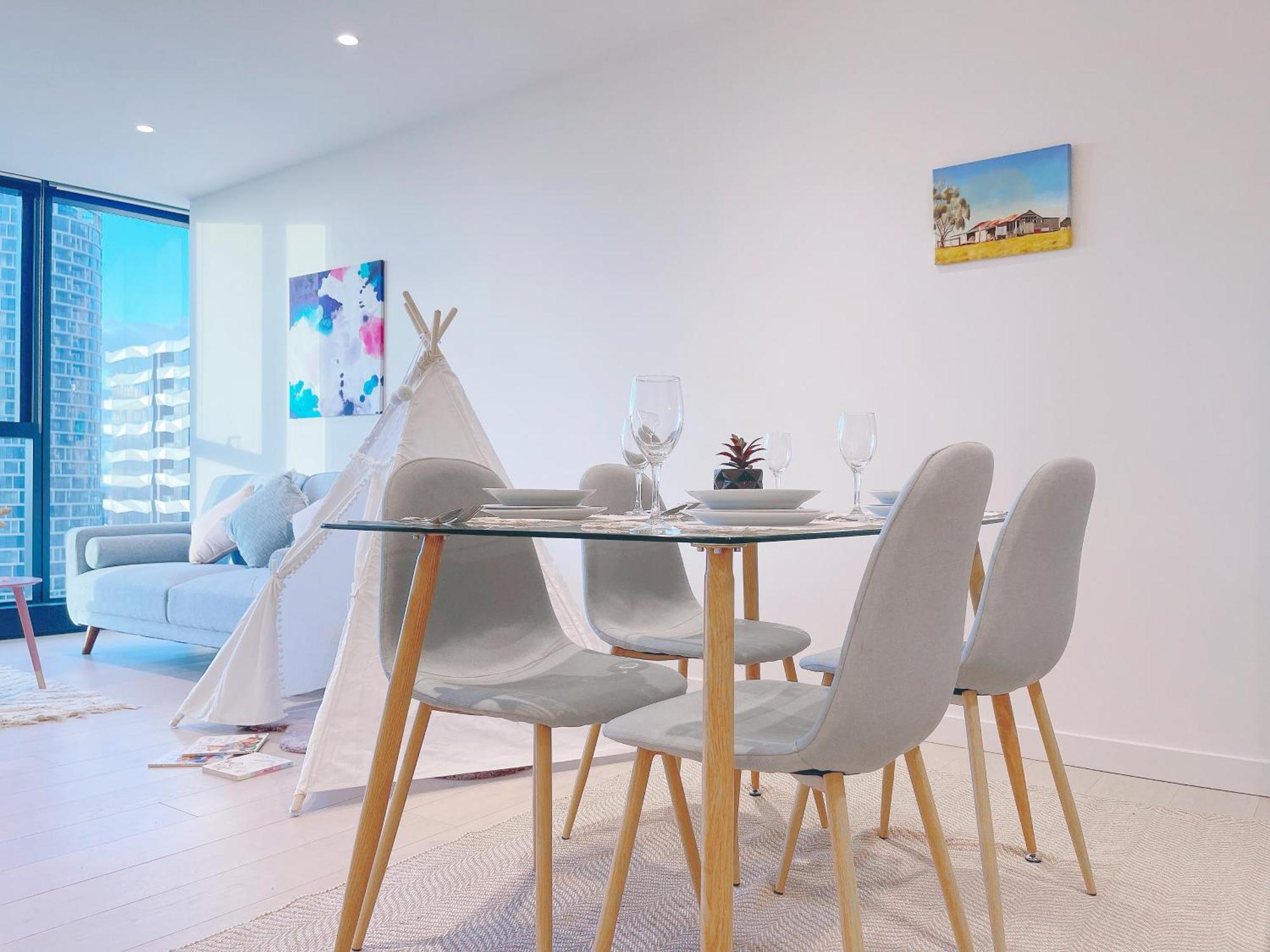 Queens Place 1b/view/workplace/swimming Pool/gym Apartment *