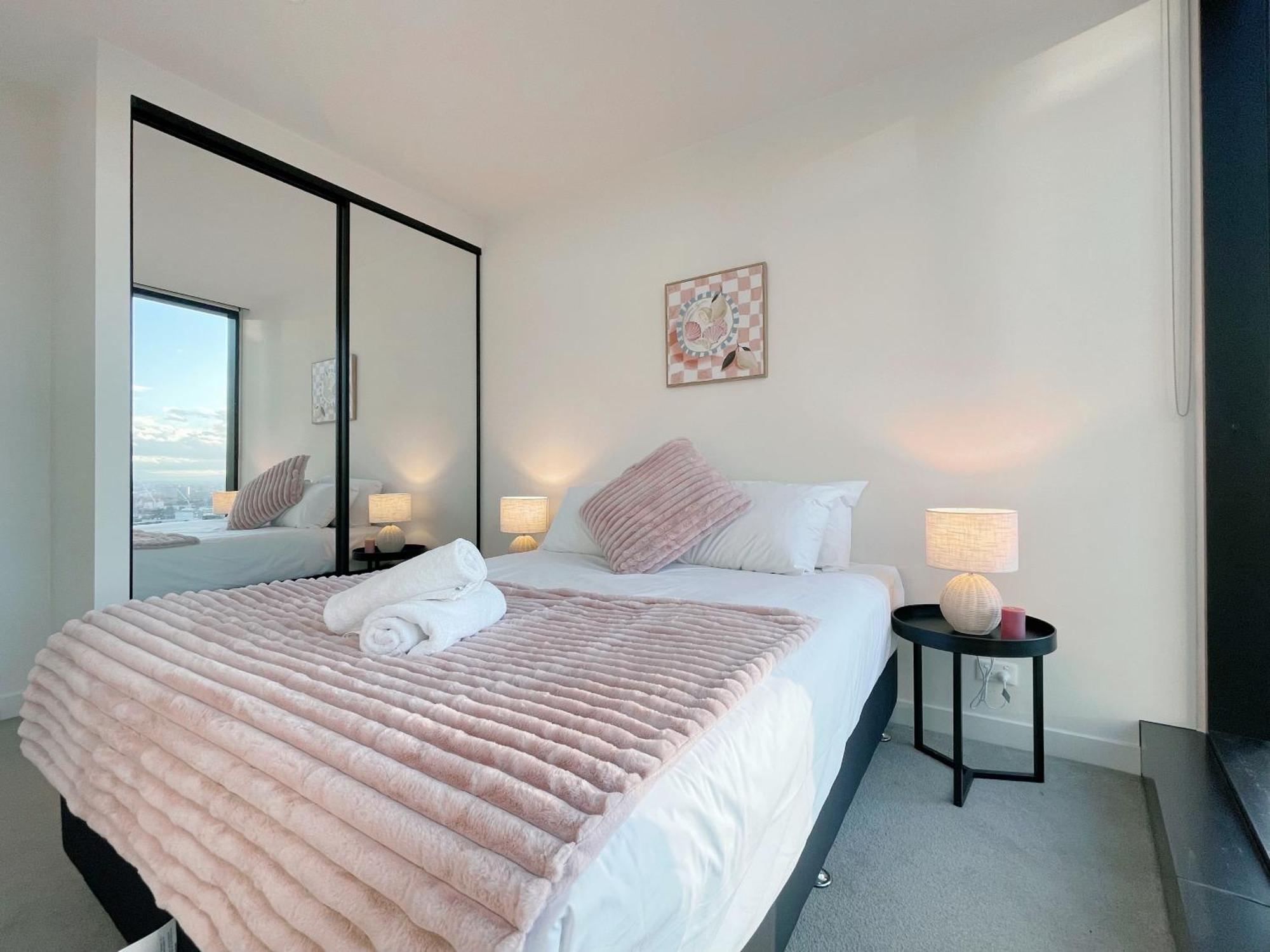 Apartment Queens Place 1b/view/workplace/swimming Pool/gym *