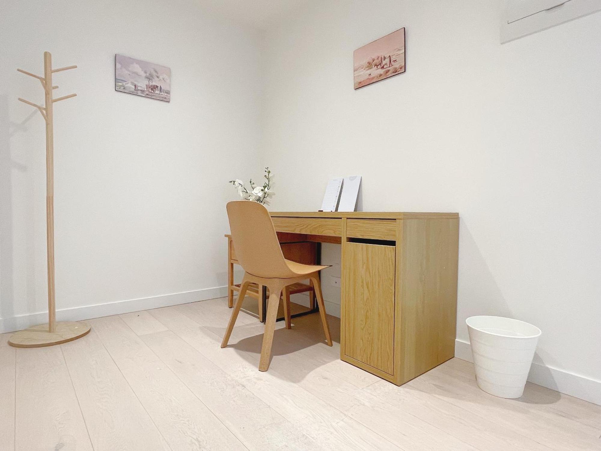 Queens Place 1b/view/workplace/swimming Pool/gym Apartment *