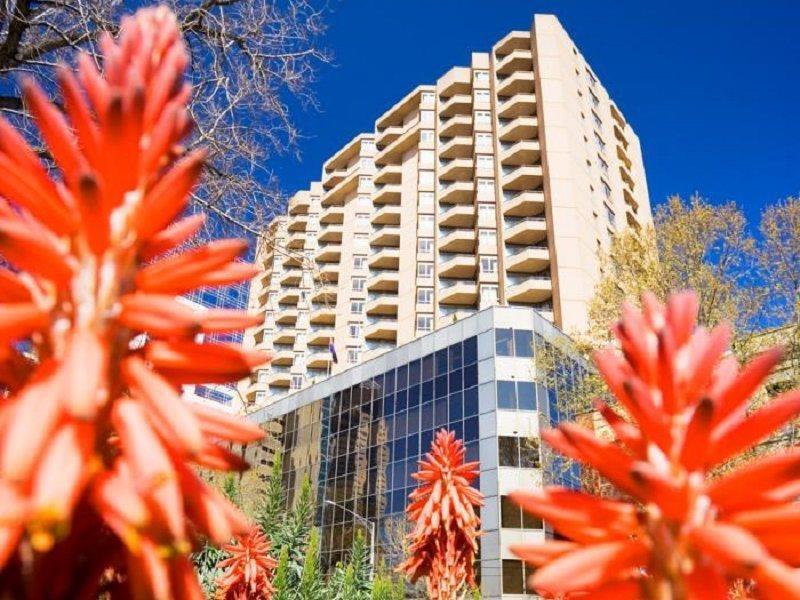 Mantra On The Park Aparthotel Melbourne