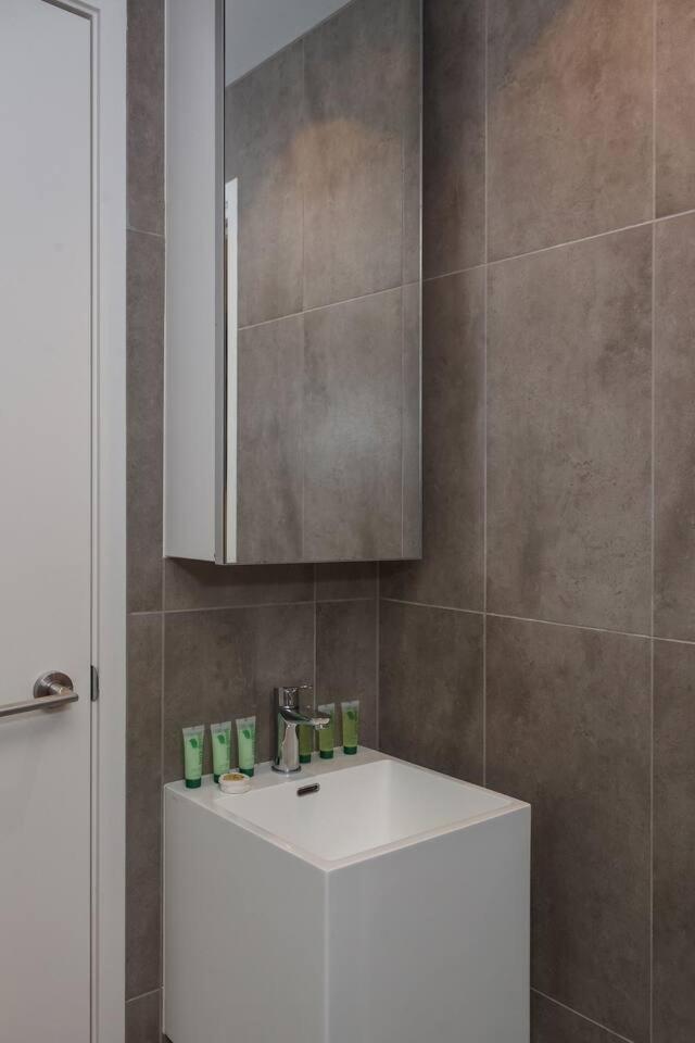 The Clarke - Sophisticated Southbank Living *