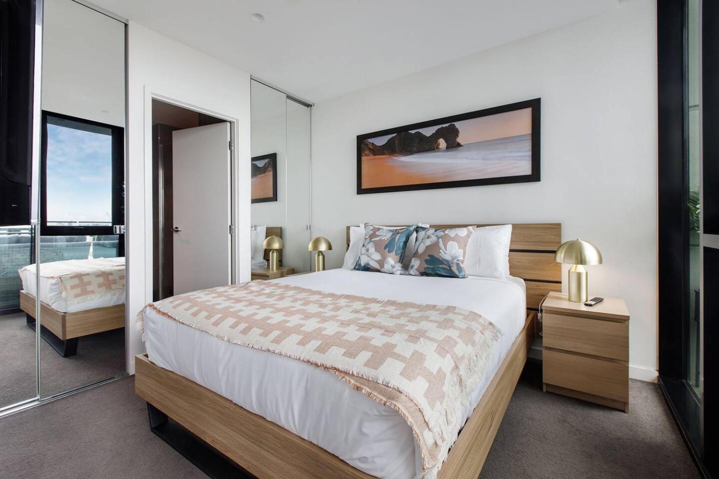The Clarke - Sophisticated Southbank Living