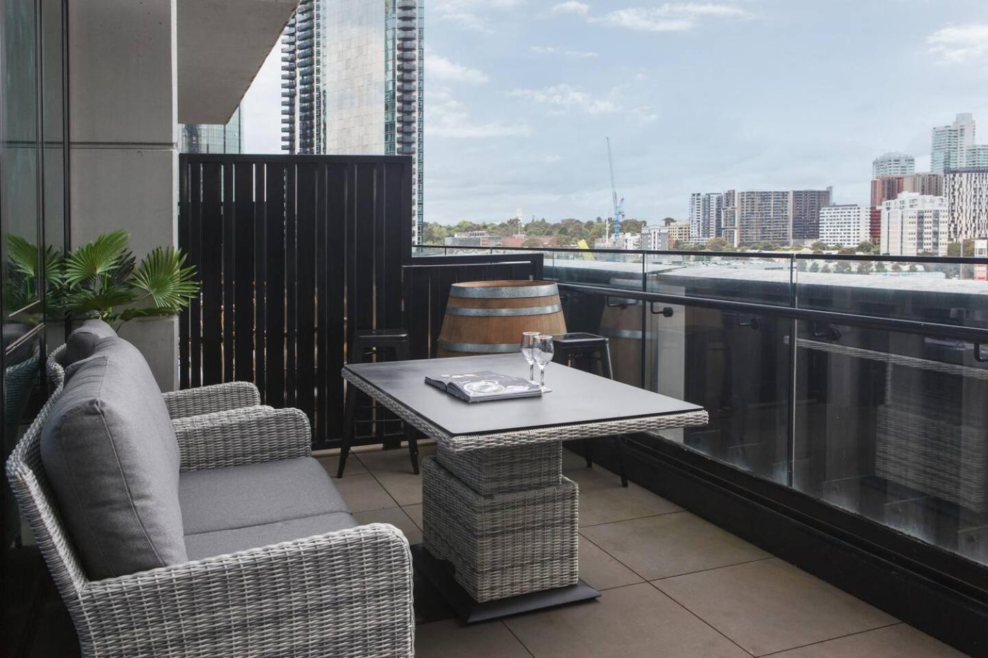 The Clarke - Sophisticated Southbank Living Apartment *