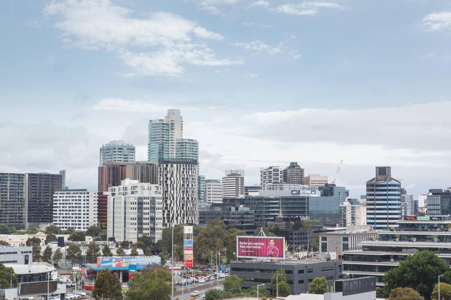 The Clarke - Sophisticated Southbank Living * Melbourne