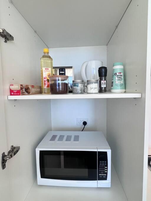 Cbd Skyline View 2br+1ba Melbourne