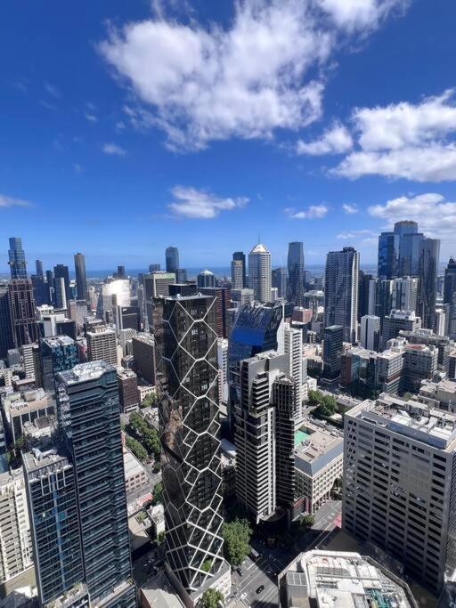 Apartment Cbd Skyline View 2br+1ba Melbourne