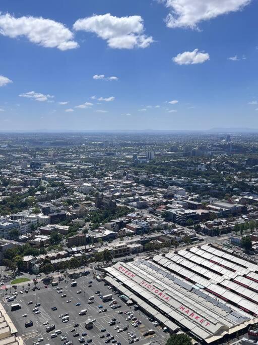 Apartment Cbd Skyline View 2br+1ba *