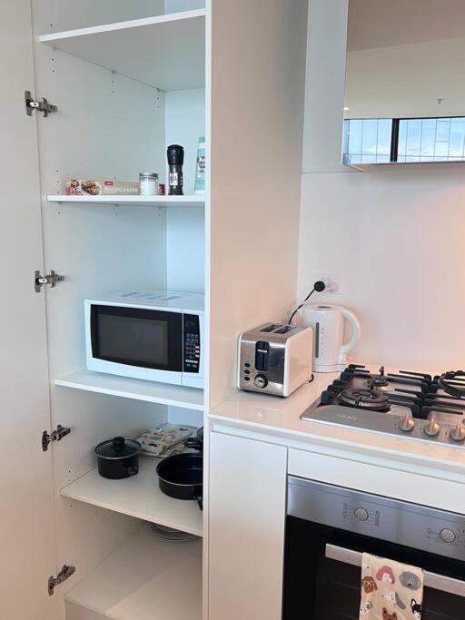 Cbd Skyline View 2br+1ba Apartment Melbourne