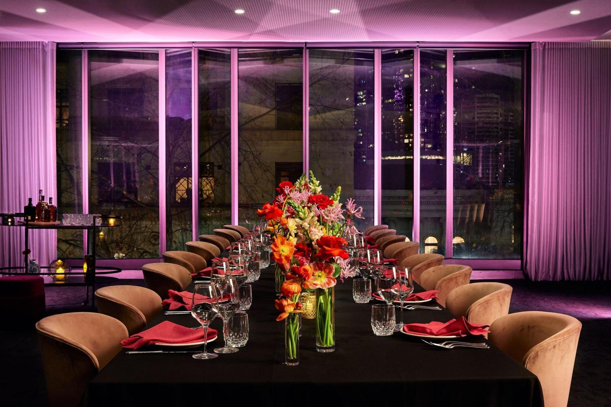 W Hotel 5*