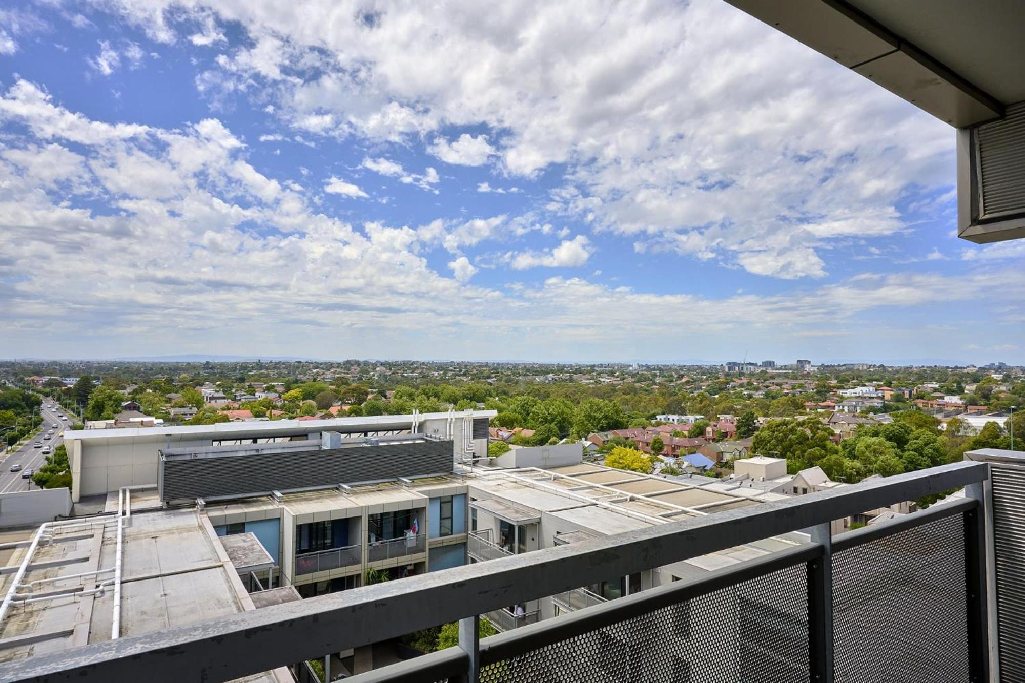 Awe Inspiring View On The Citys Doorstep Apartment *