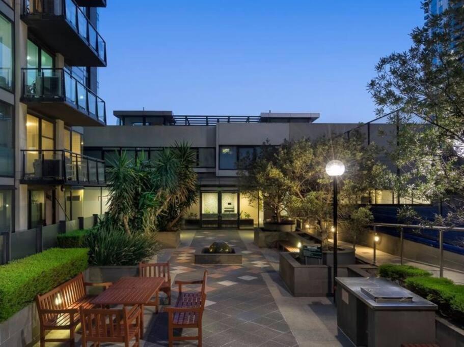 Apartment Spacious 3 Bedroom Southbank Melbourne