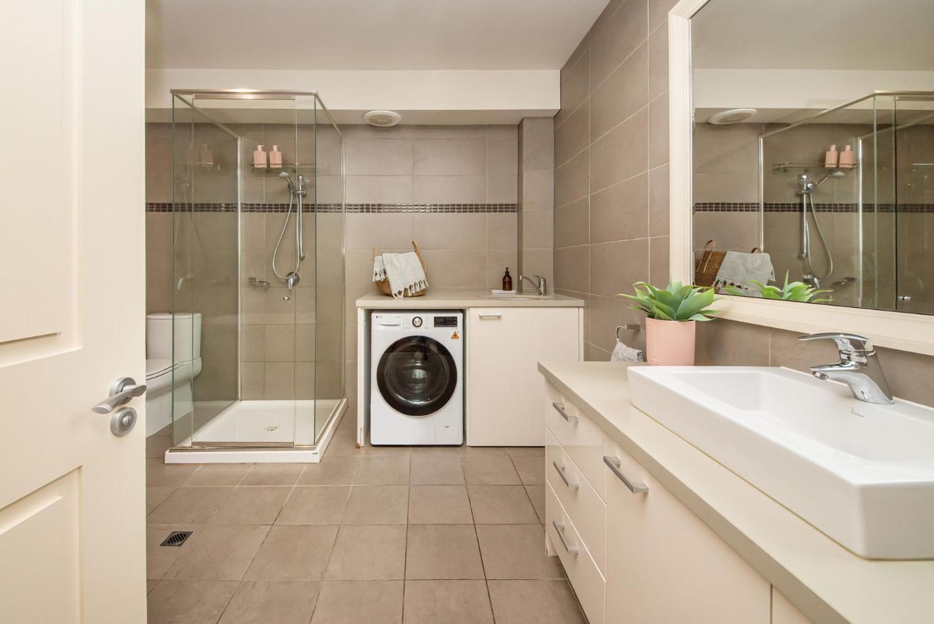 Apartment Esplanade Escape To The Brighton Boxes Melbourne