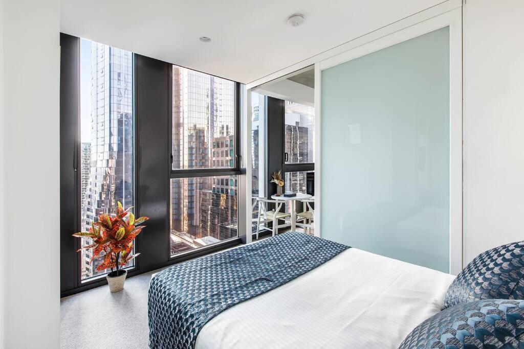Designer With North Views Apartment Melbourne