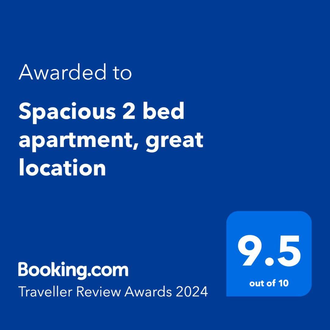 Spacious 2 Bed Apartment, Great Location * Melbourne