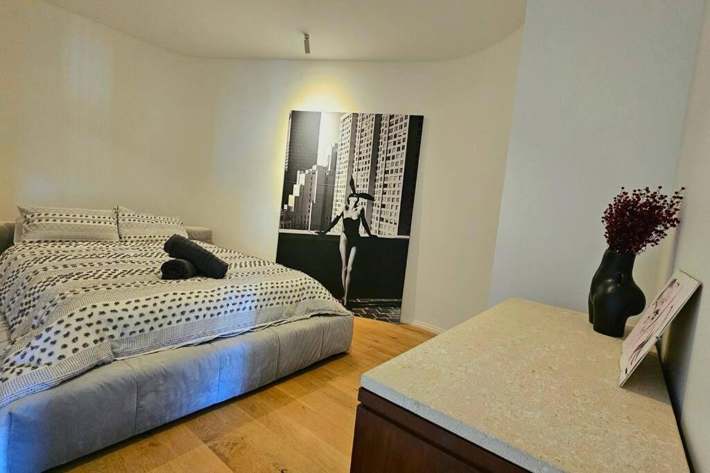 Luxury Living In The Paris End * Melbourne