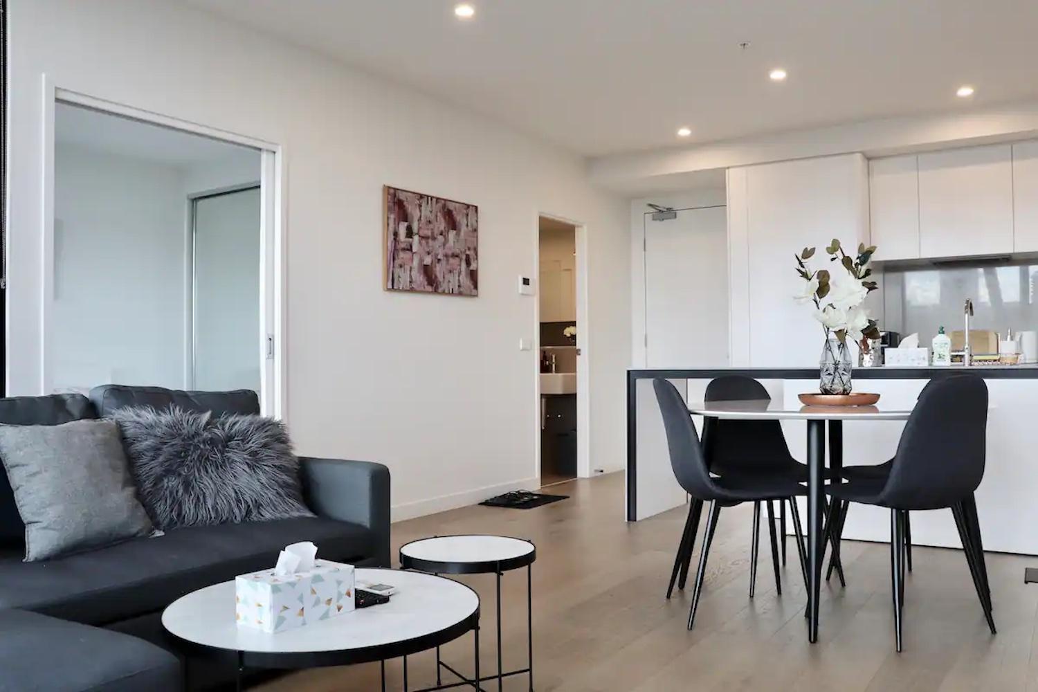 Apartment 1 Brm 1 Bath, South Melbourne, Spacious, Balcony Melbourne