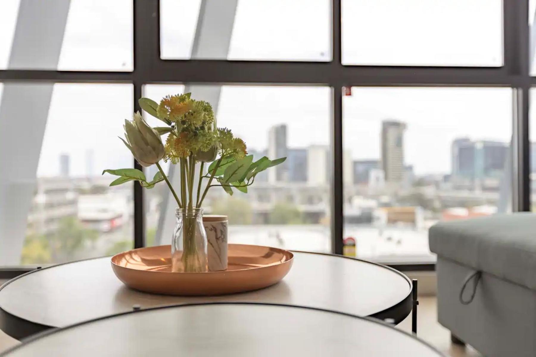 1 Brm 1 Bath, South Melbourne, Spacious, Balcony Apartment