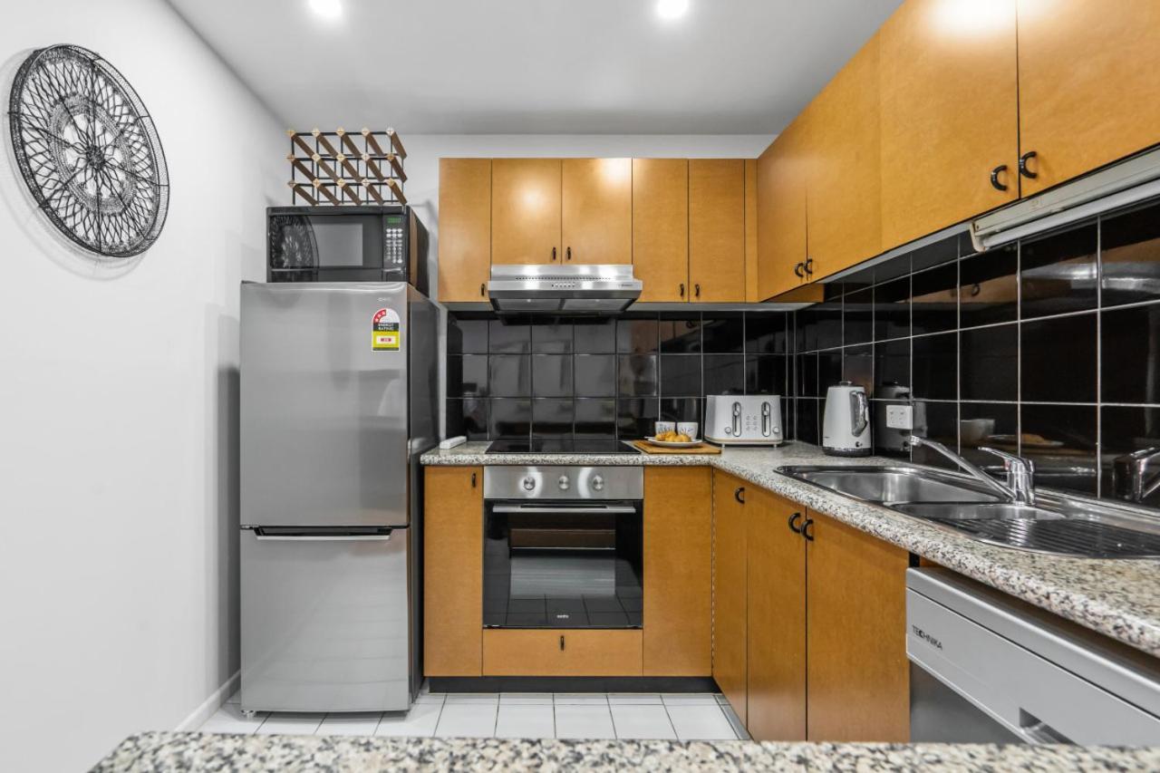 Chic - Sleeps 6, Free Parking Apartment