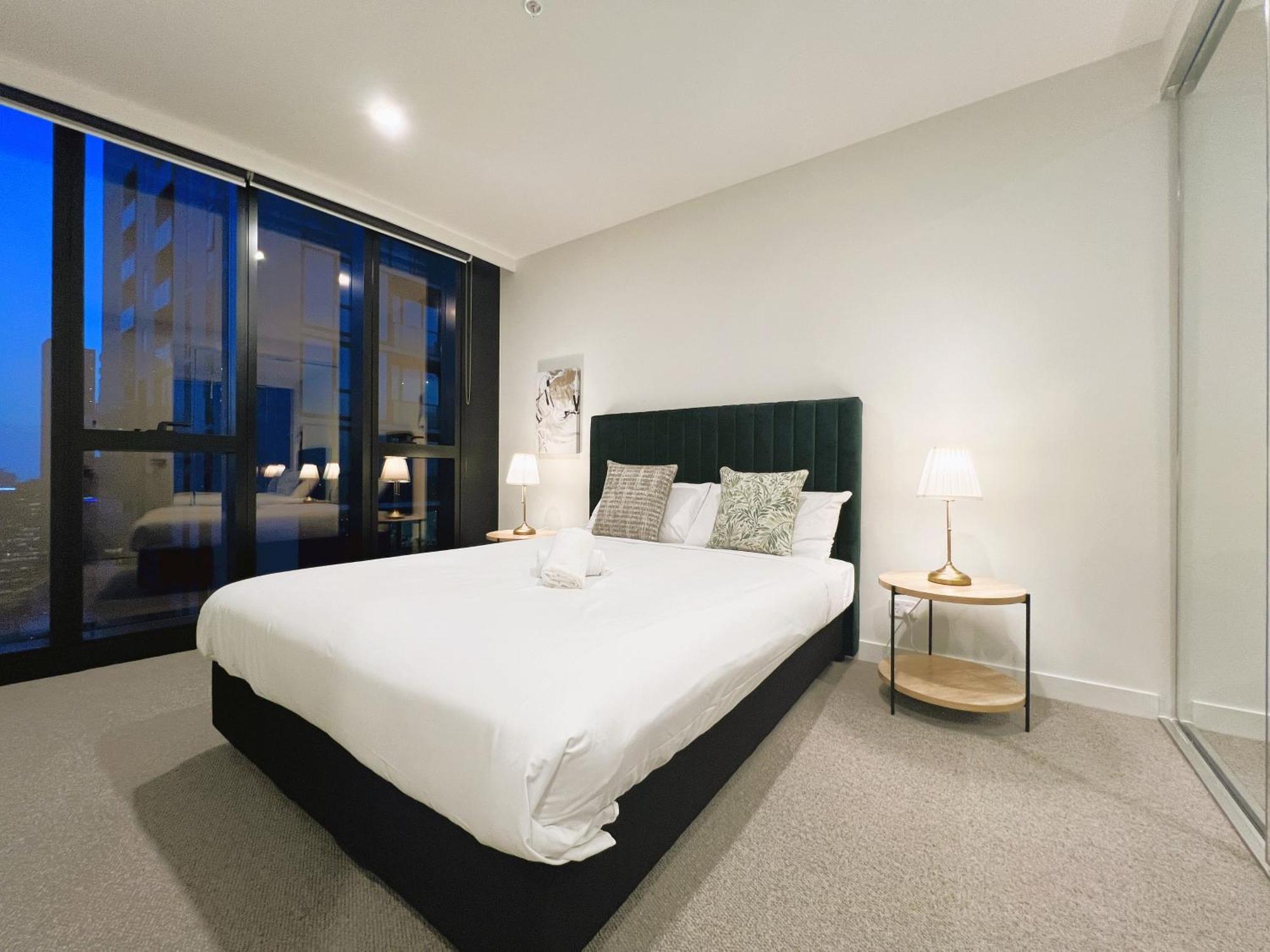 Apartment 1 Brm 1 Study 1 Bath, Southern Cross Station, Flagstaff Garden