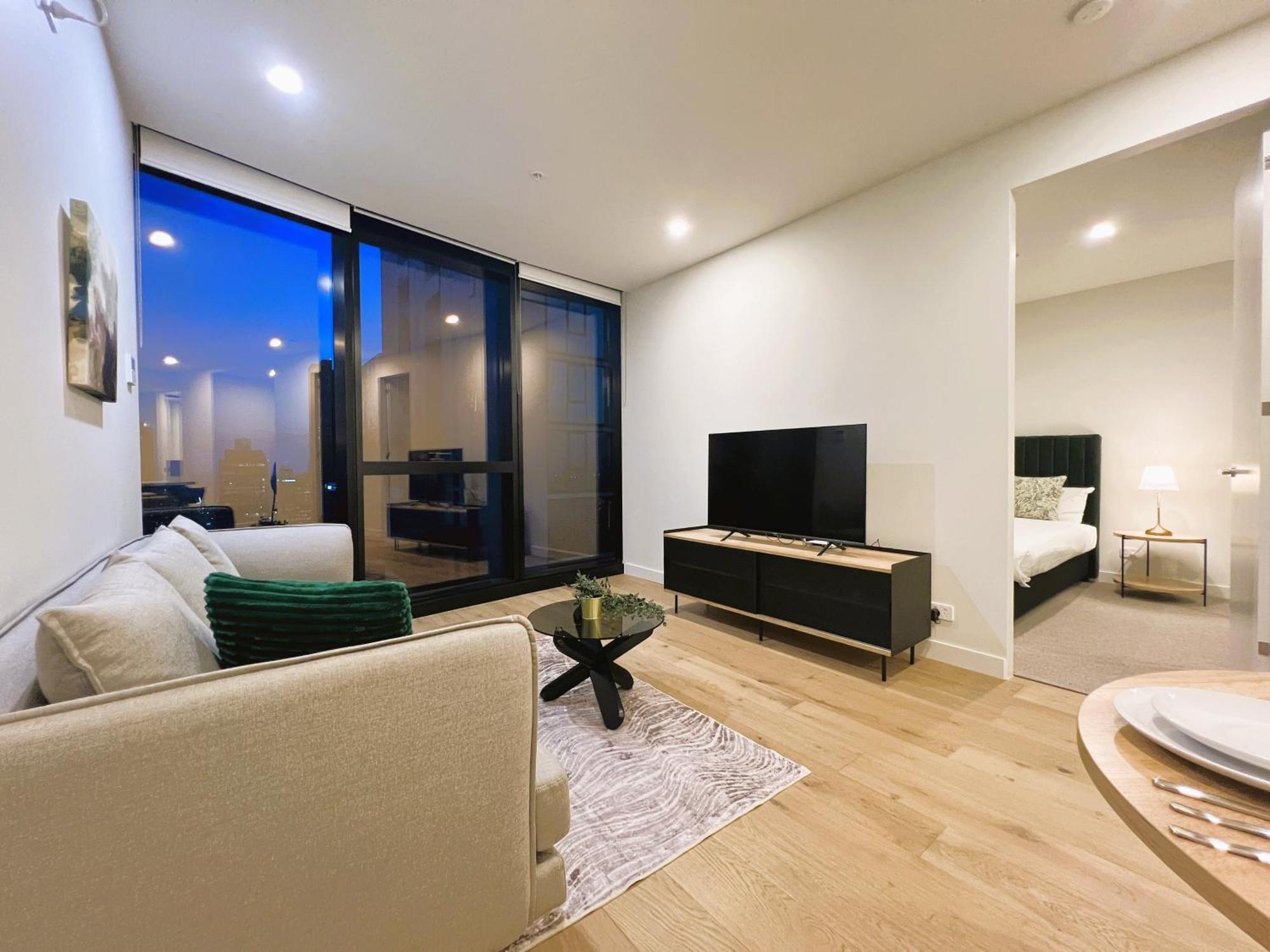 1 Brm 1 Study 1 Bath, Southern Cross Station, Flagstaff Garden Apartment *