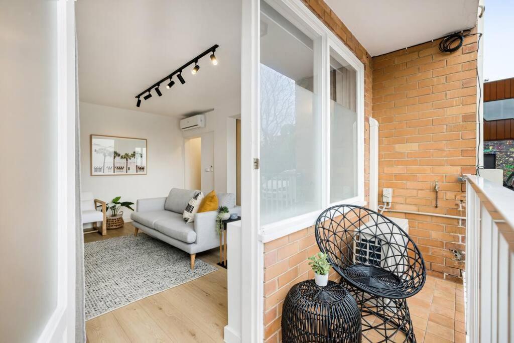 Apartment Stylish 2- Bedroom Unit Near Parks, Shopping And Dining *
