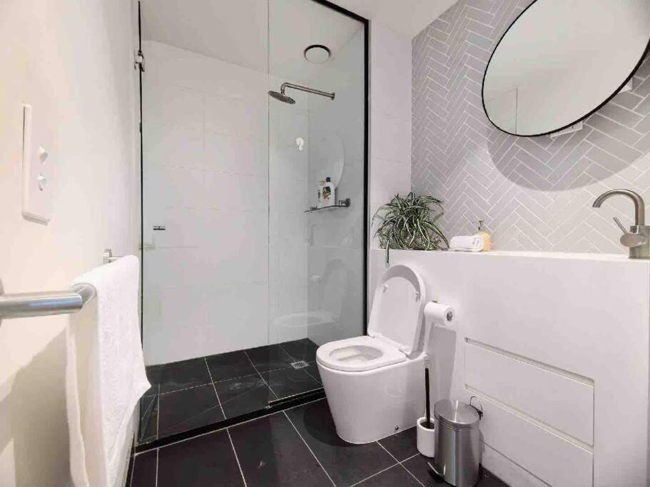 Cozy 1b In Mel -unbeatable Location- #eq35 *