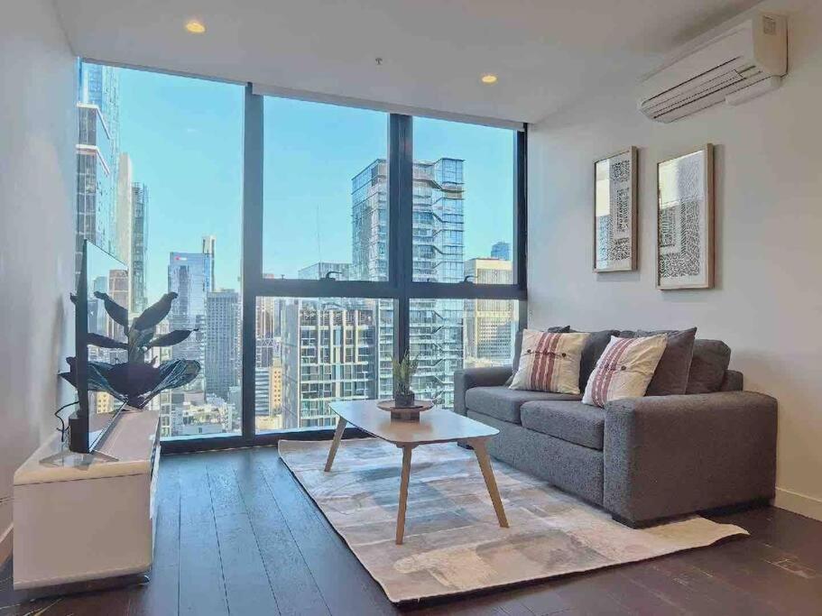 Cozy 1b In Mel -unbeatable Location- #eq35 *