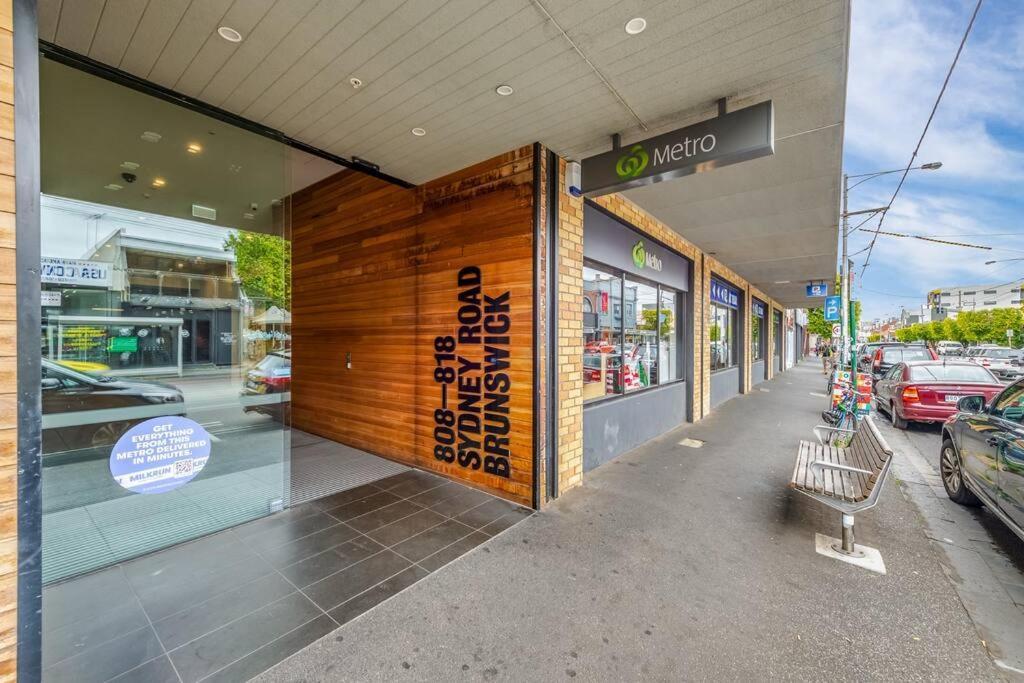 Brunswick 1-bedroom Gem By Short & Long *