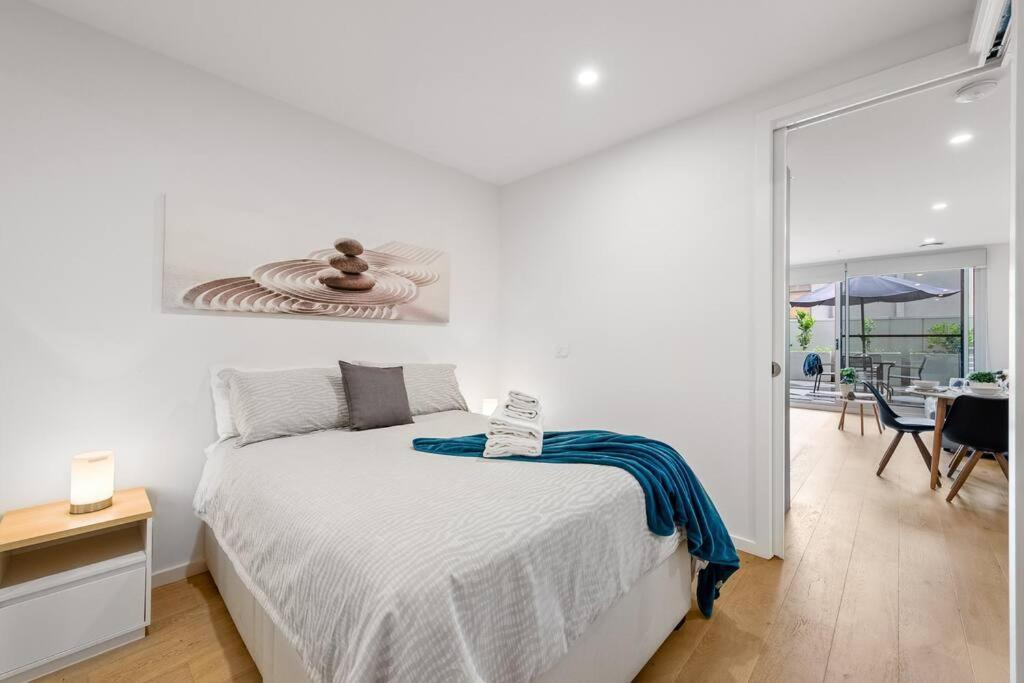 Brunswick 1-bedroom Gem By Short & Long *