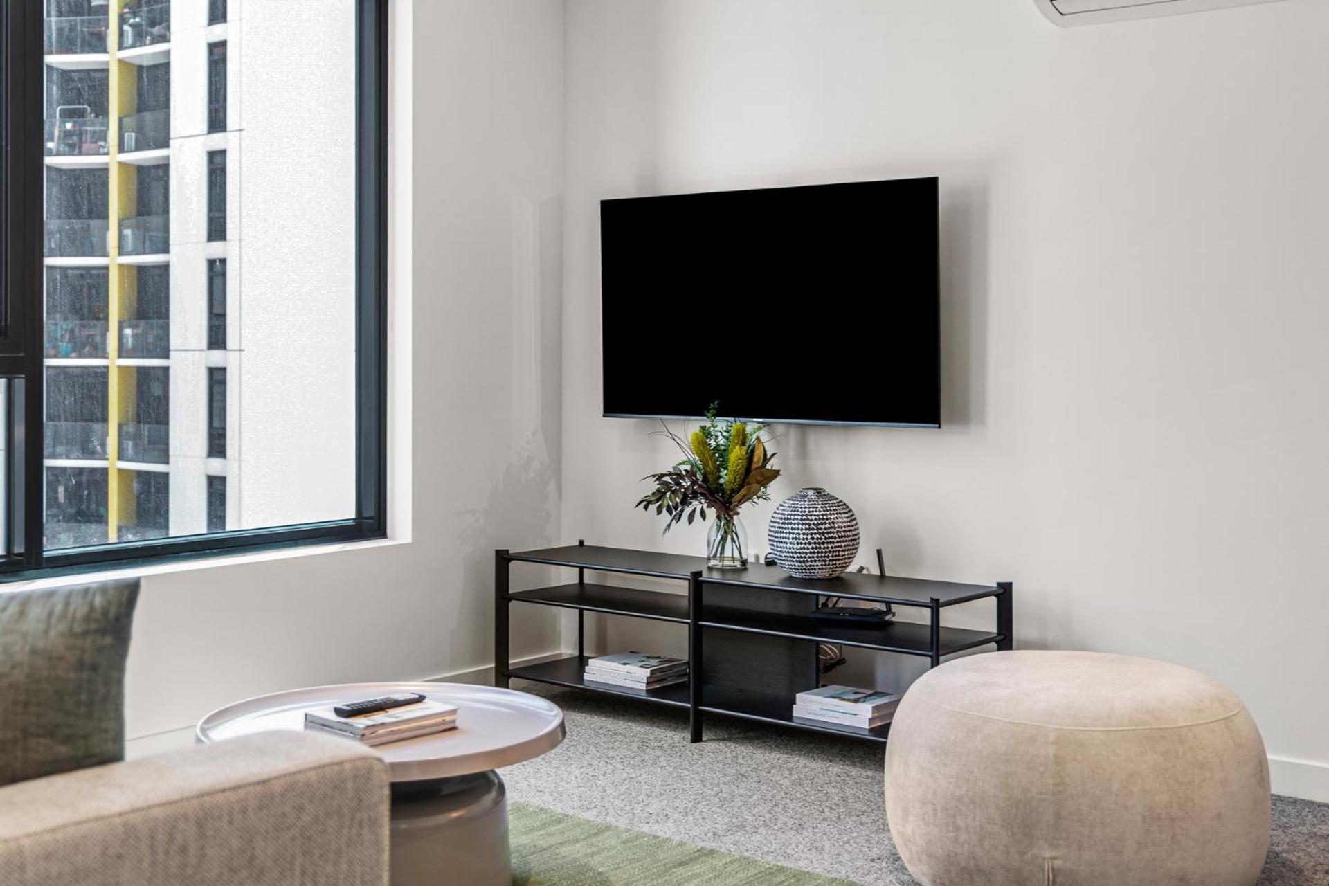 Apartment Sleek And Chic Stature Southbank Melbourne