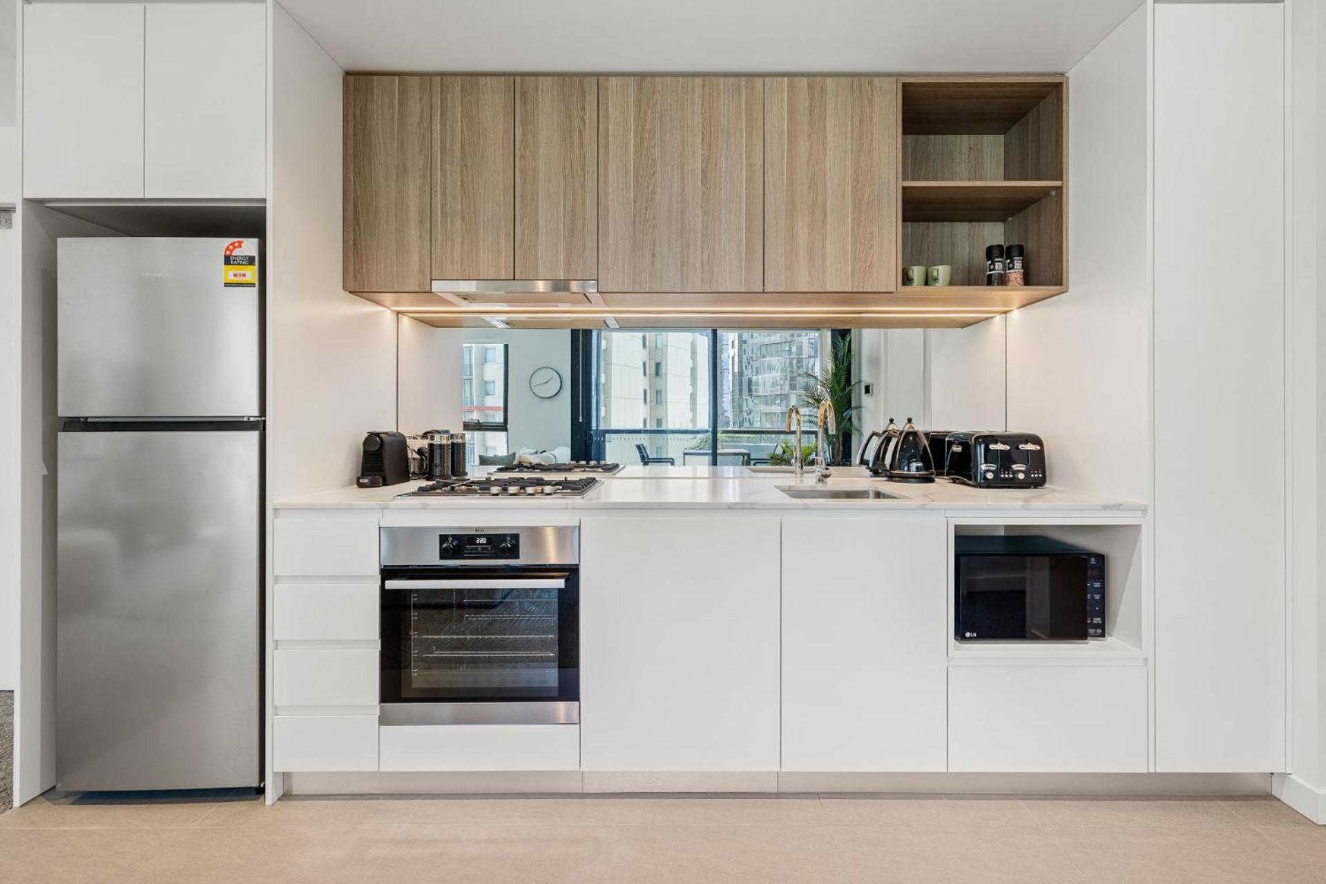Apartment Sleek And Chic Stature Southbank