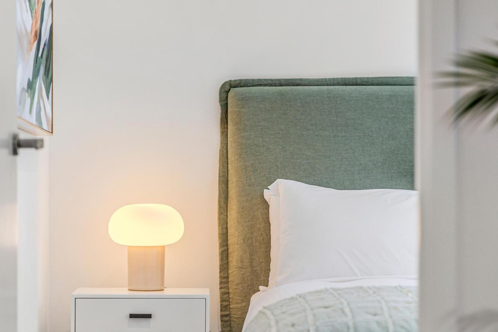 Sleek And Chic Stature Southbank Apartment *