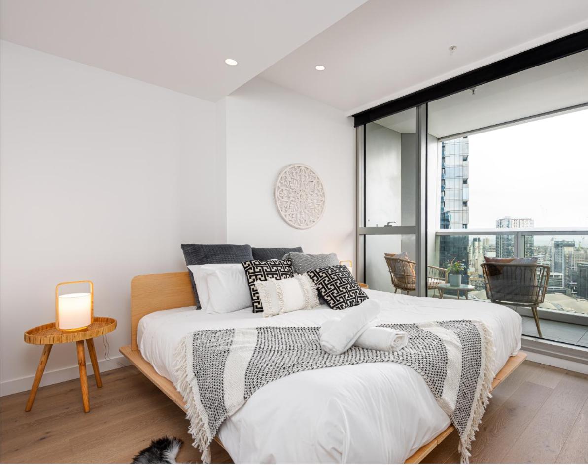 Irresistible 3br2ba Apt West Side Place * Melbourne