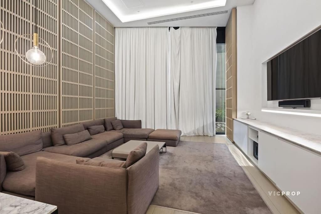 #5 Star Luxury *