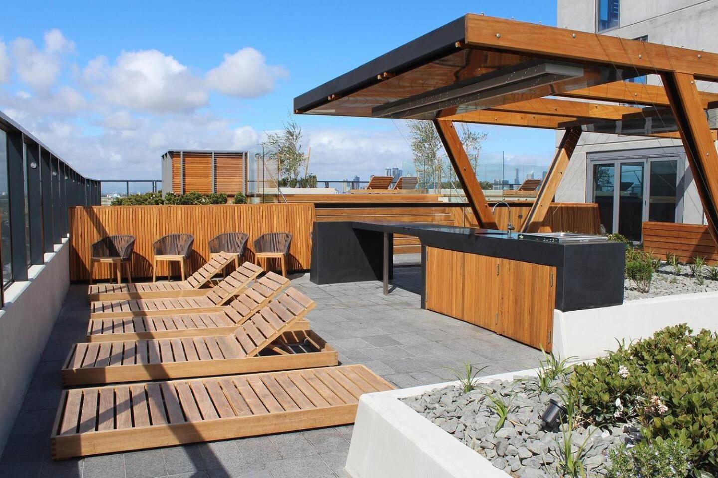 Apartment Luxurious Flemington With Stunning Racecourse View