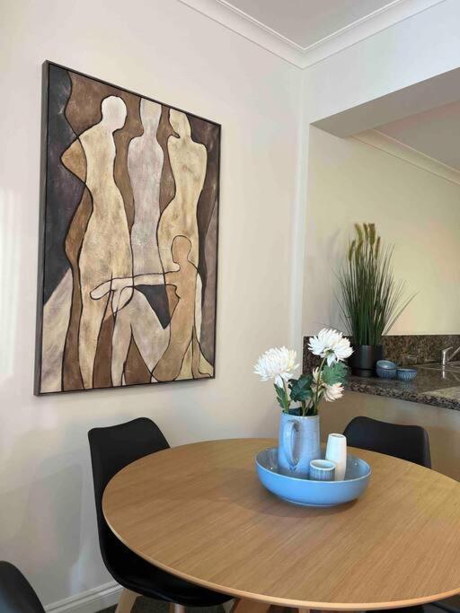Exclusive Cbd Riverviews - Parkingonsite Apartment