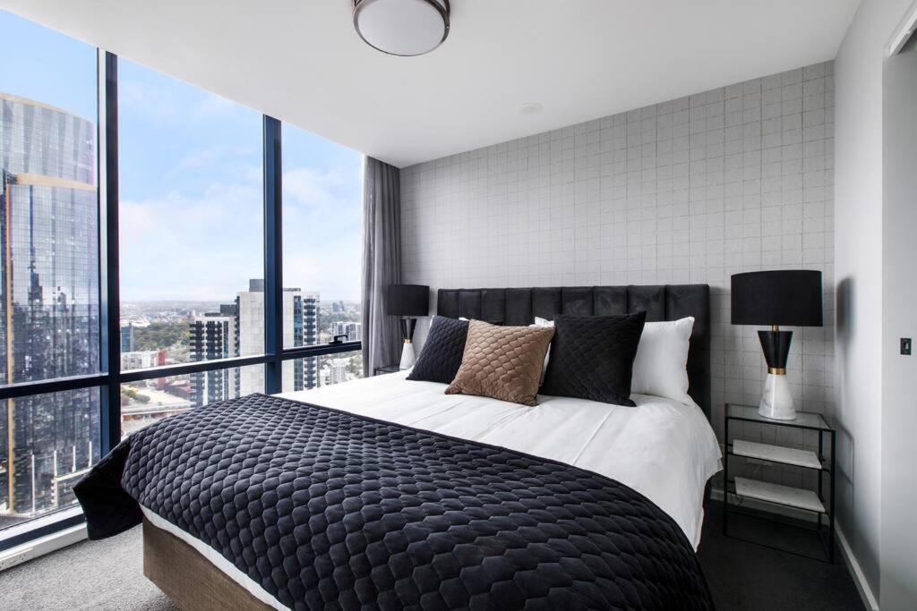 The Skysill - A Sleek Inner Sanctuary With Pool Melbourne