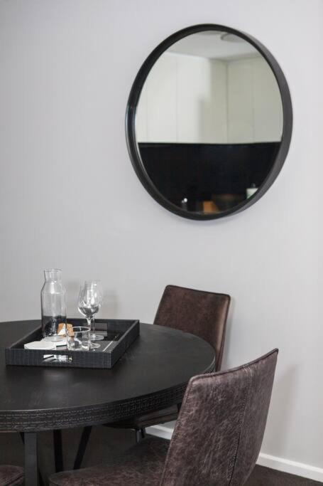 Apartment The Skysill - A Sleek Inner Sanctuary With Pool