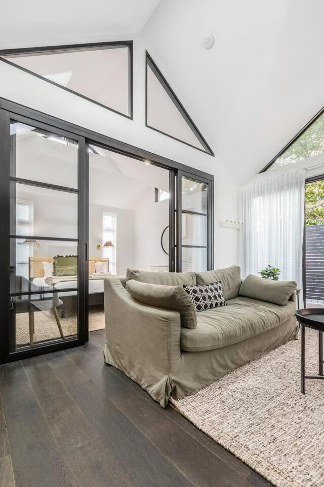The Chatsworth Collection - A Contemporary Triplex Melbourne