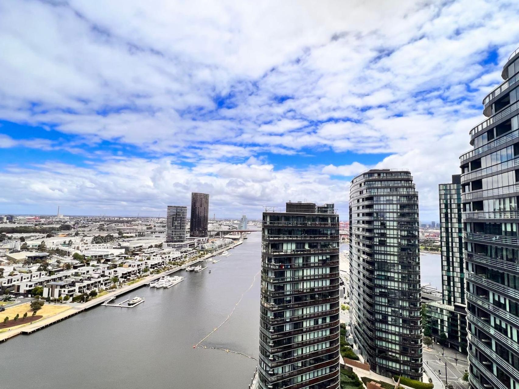 Winston Docklands 4*
