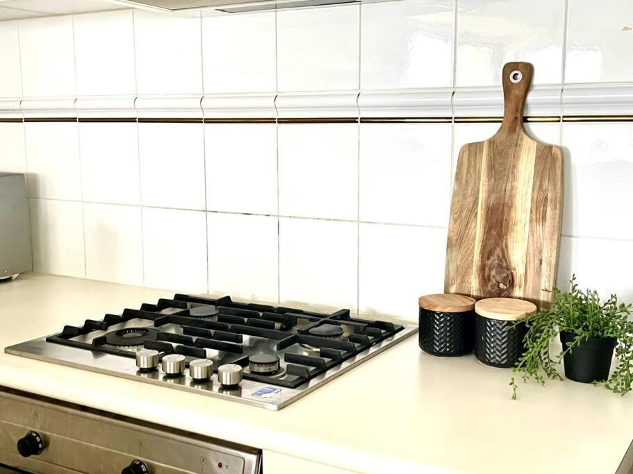 A Cozy 2b2b Next To Carlton Garden W/ Parking * Melbourne