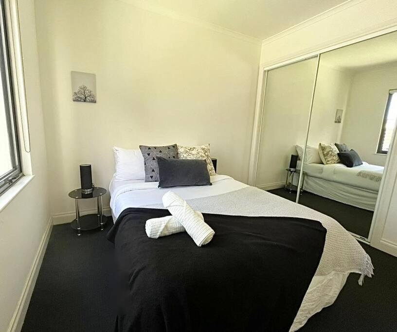 Apartment A Cozy 2b2b Next To Carlton Garden W/ Parking Melbourne